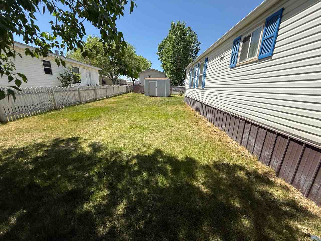 112 Opal Dr - Photo 3 of 24