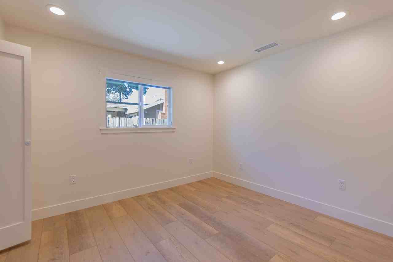 511 Burnham Rd - Photo 6 of 9