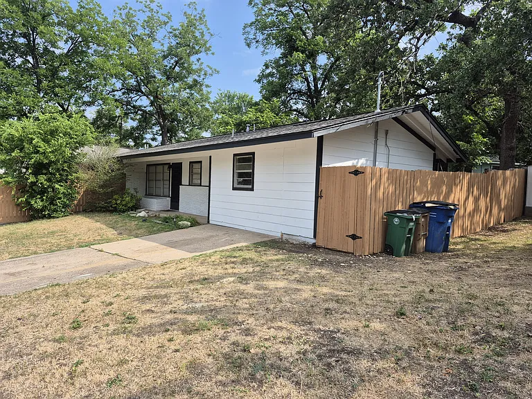 1203 Edgewood Ave - Photo 2 of 10