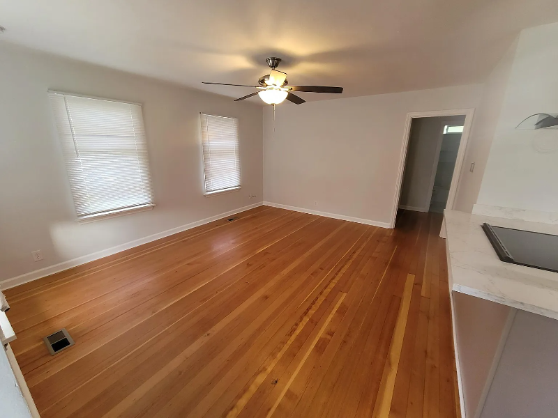 516 3rd Ave S - Photo 3 of 12