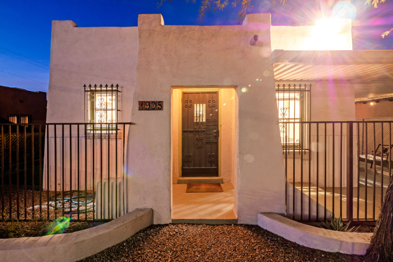 1905 E 9th St - Photo 2 of 20