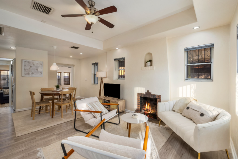 1905 E 9th St - Photo 6 of 20