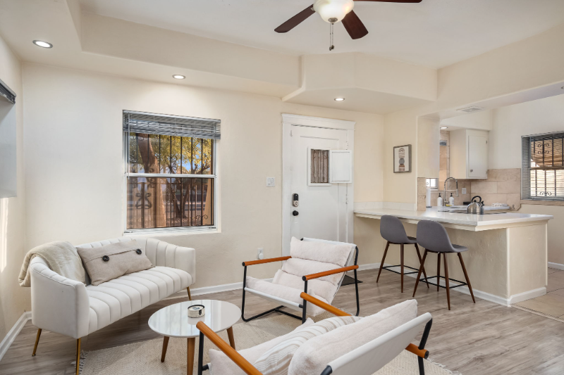 1905 E 9th St - Photo 7 of 20