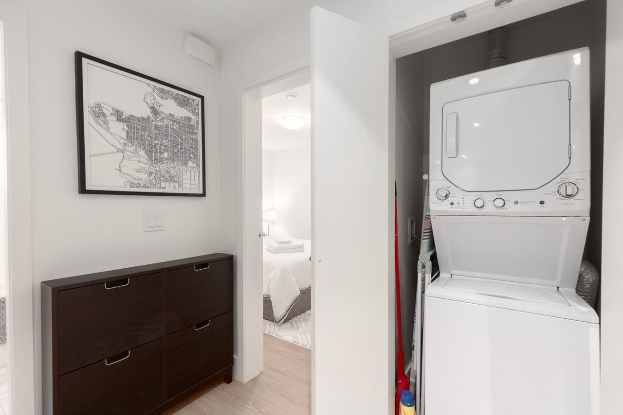 E 28th Ave - Photo 4 of 10