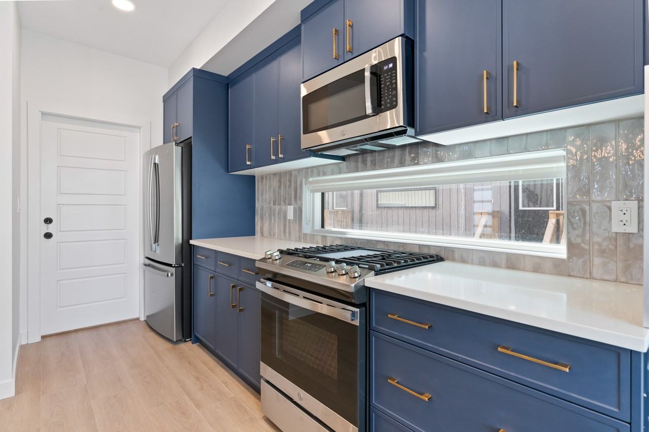 8305 87 St Nw - Photo 4 of 28
