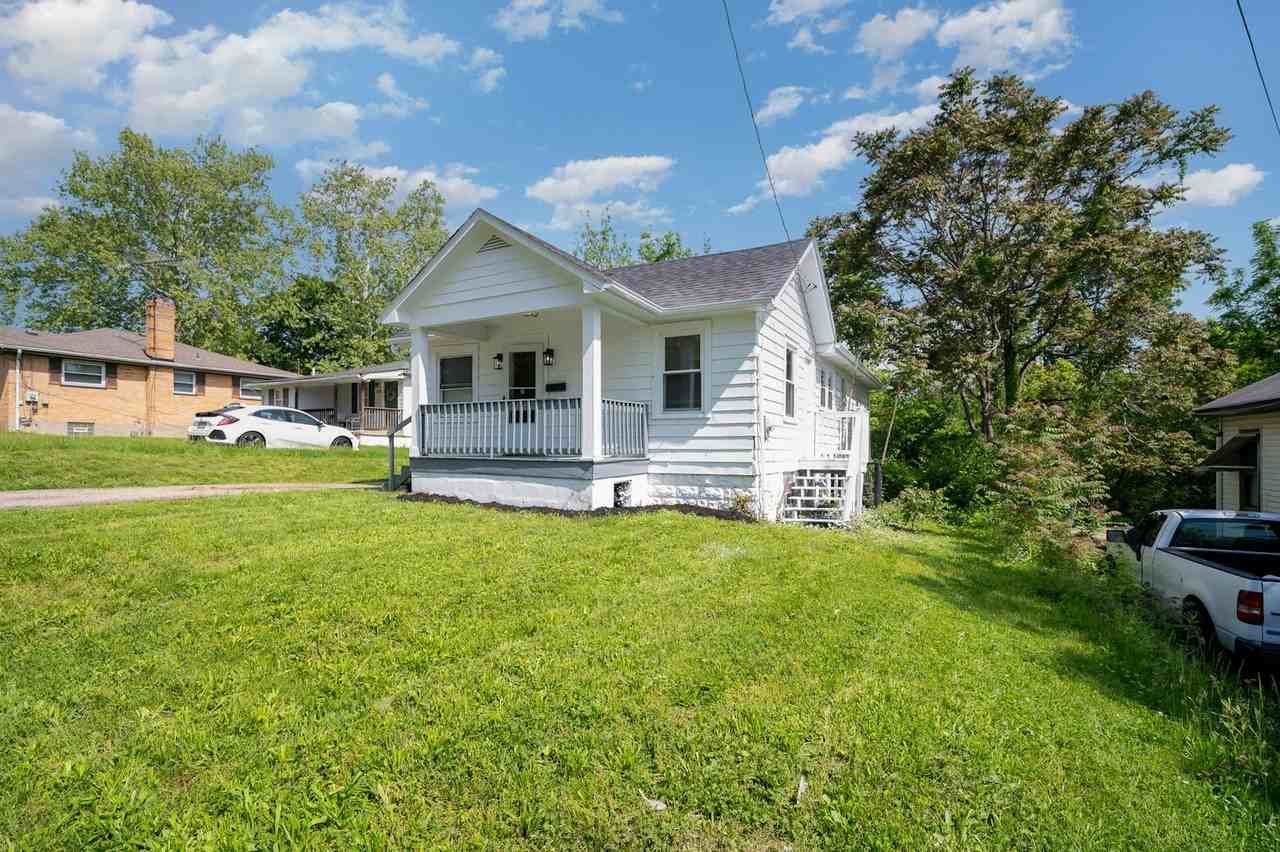 3728 Standish Ave - Photo 3 of 47