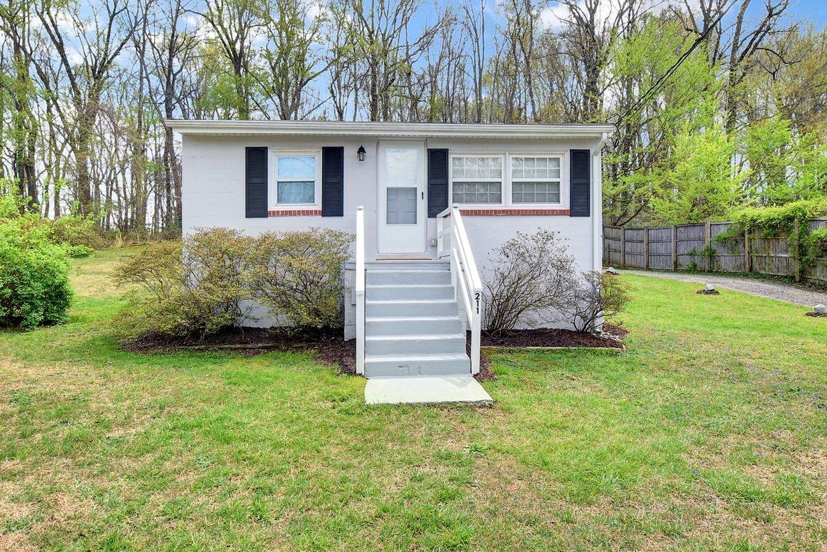 211 Friendship Rd - Photo 2 of 10