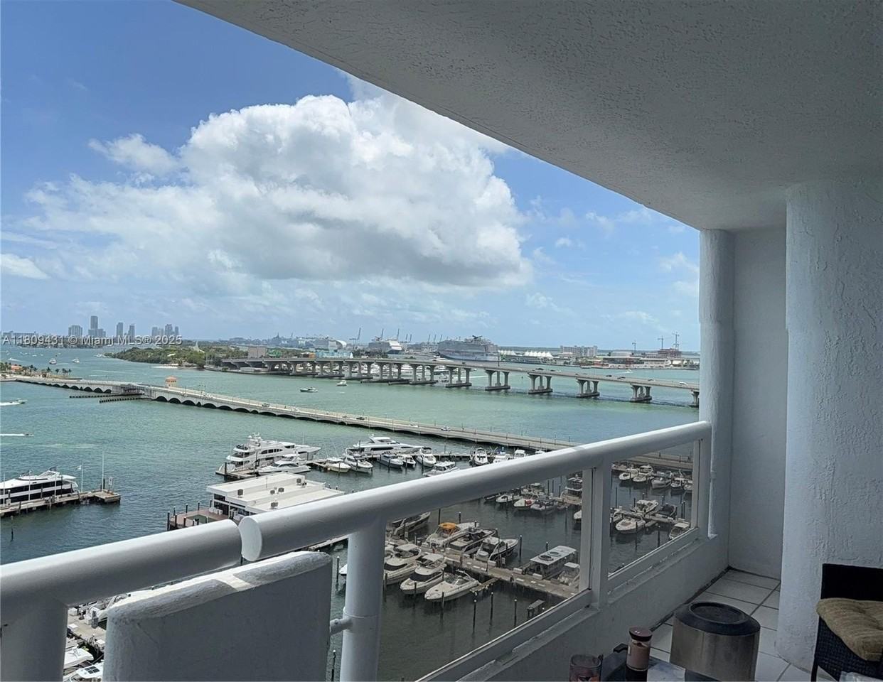1717 N Bayshore Dr - Photo 5 of 13