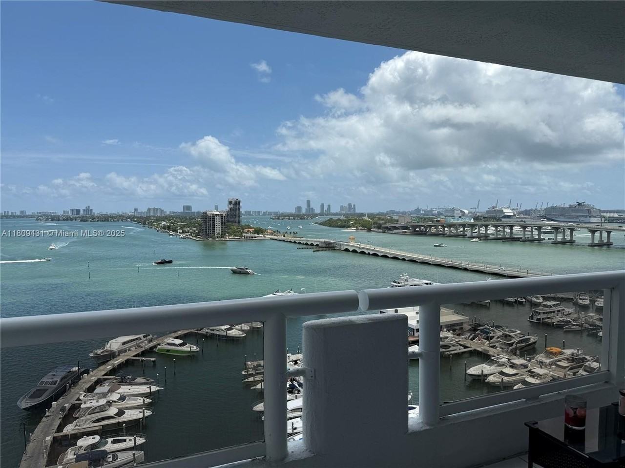 1717 N Bayshore Dr - Photo 6 of 13