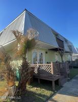 featured image of 590 Royal Oak Dr #4