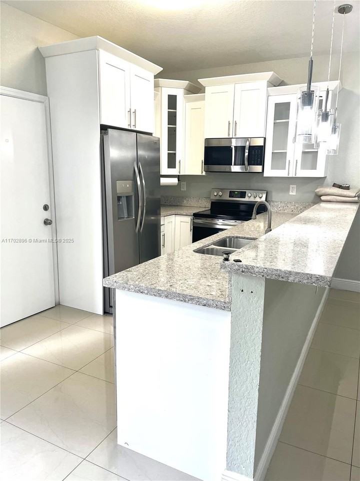 1125 Nw 2nd Ave #1125A - Photo 2 of 8