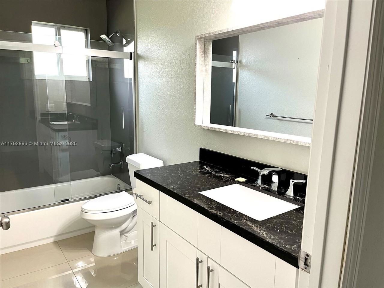 1125 Nw 2nd Ave #1125A - Photo 7 of 8