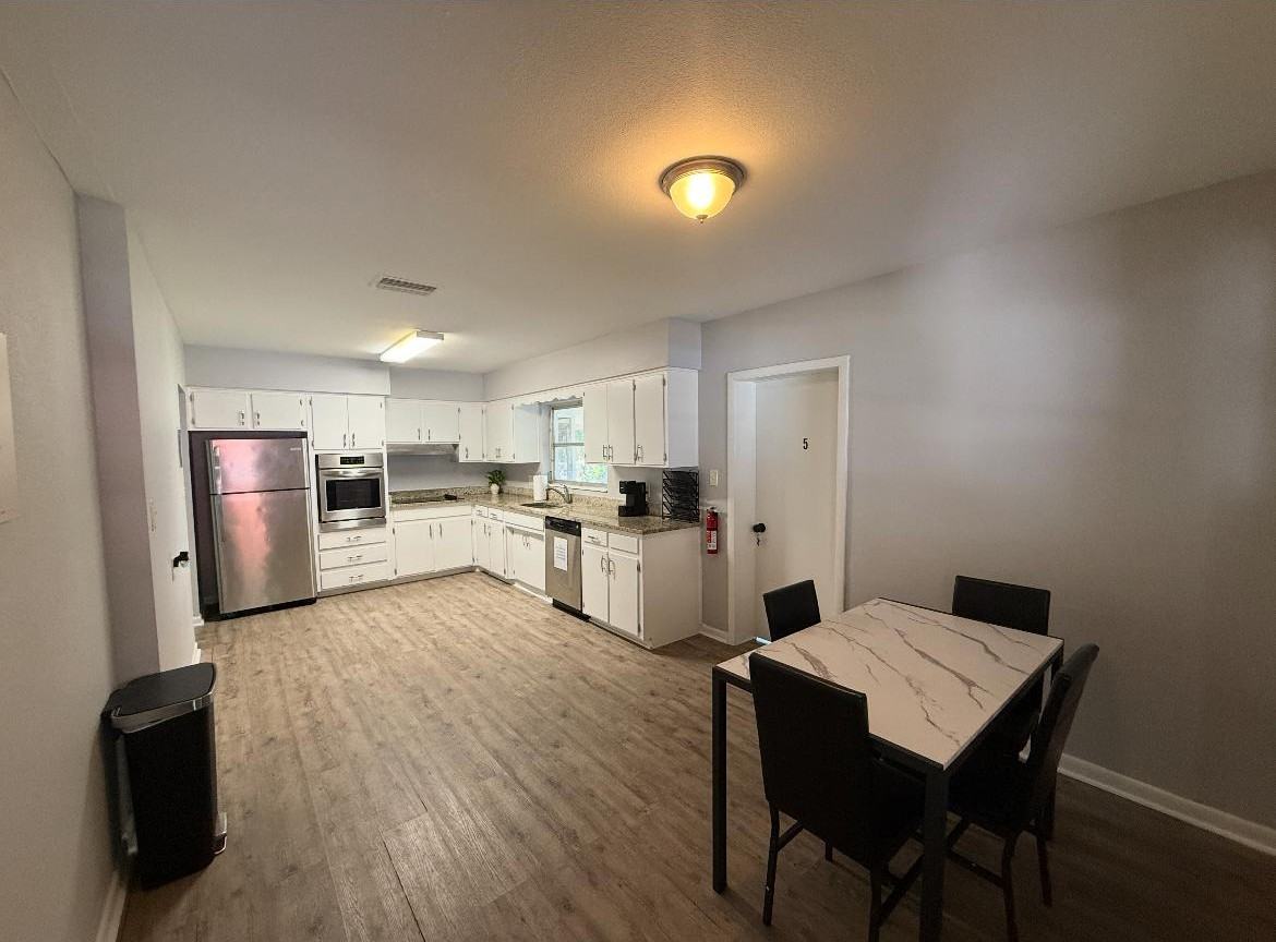 Lindell Ave - Photo 2 of 12