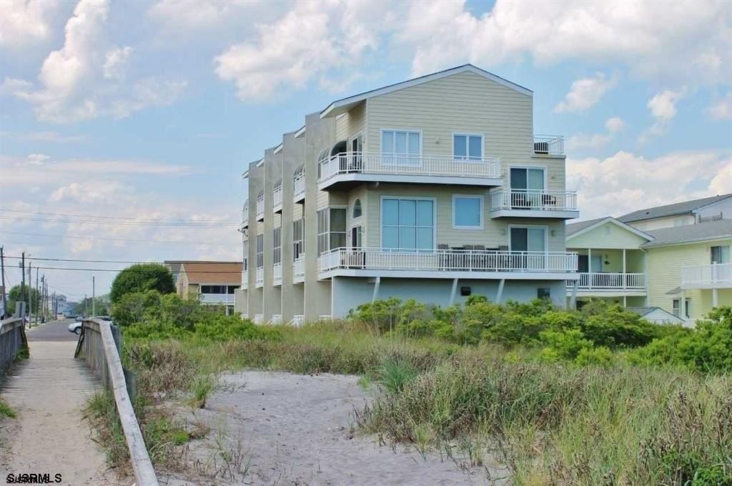 305 4th St S - Photo 4 of 45