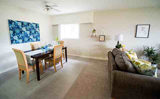 Hartley Manor Apartments - Photo 3 of 9