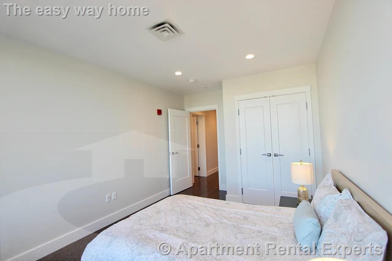 434 Mcgrath Hwy #302 - Photo 6 of 8