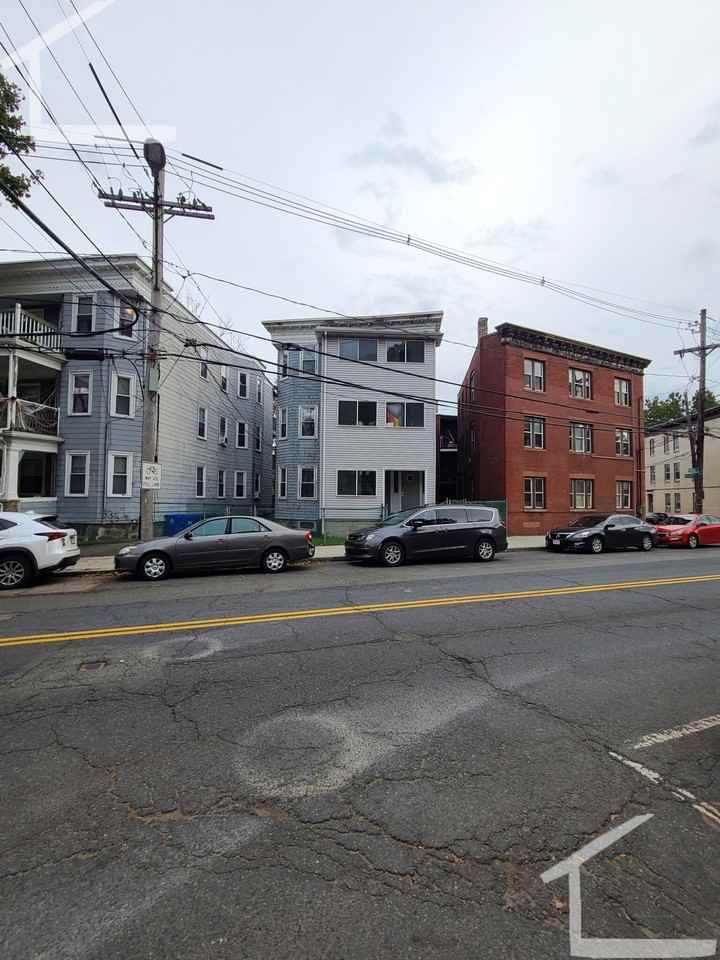 348 Faneuil St #3 - Photo 3 of 27