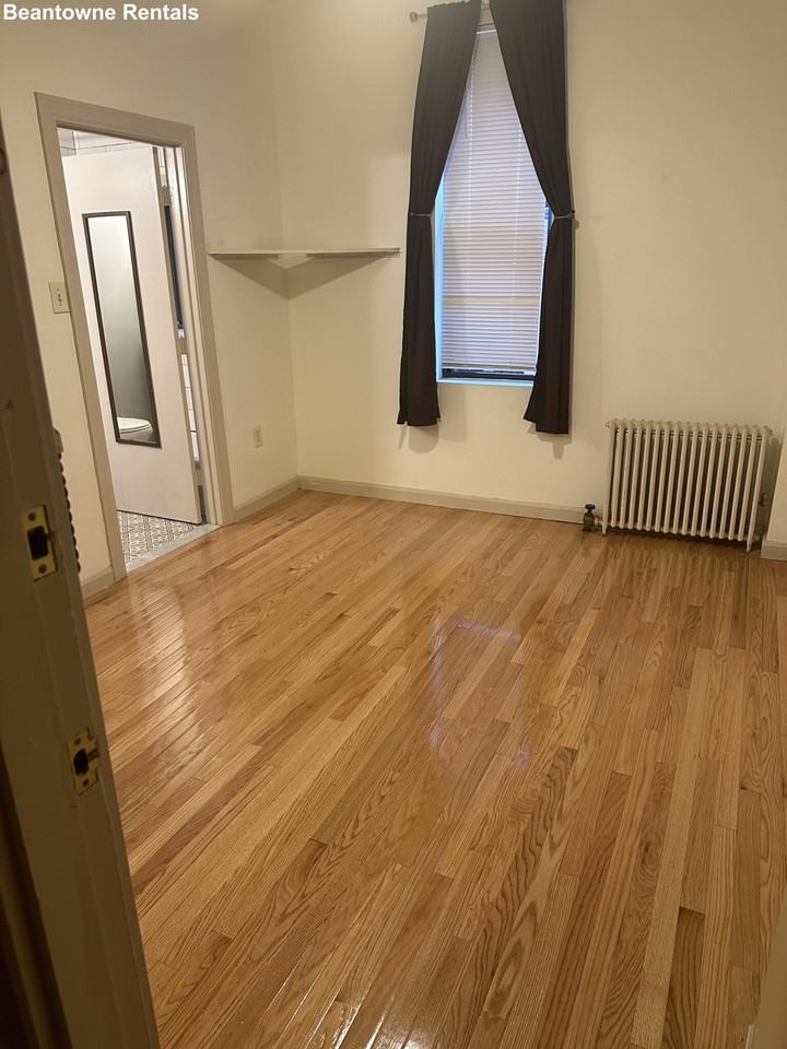 Saint Botolph St #7B - Photo 3 of 11