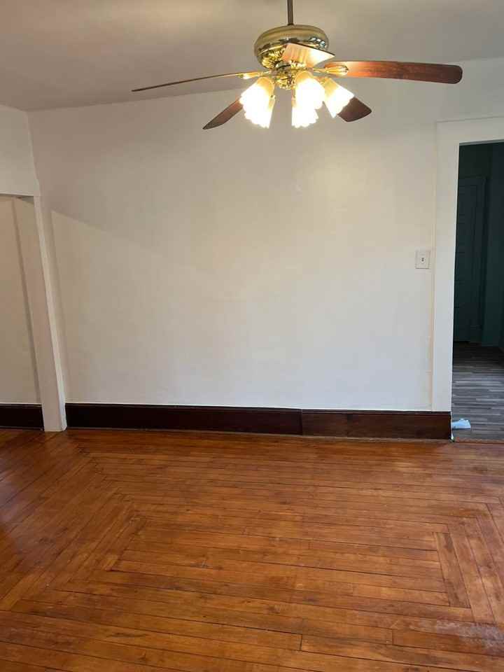 22 Raymond Ave - Photo 4 of 11