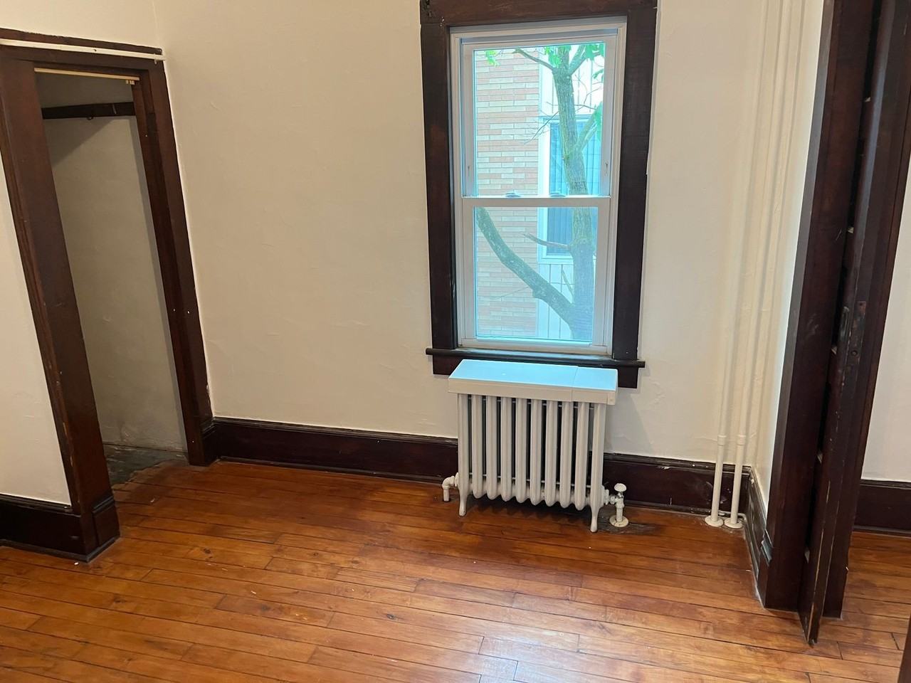 22 Raymond Ave - Photo 5 of 11