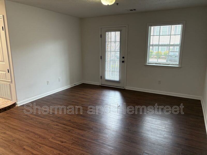 3600 London Ct #3600-101 - Photo 6 of 9
