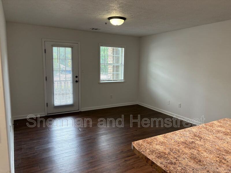 3600 London Ct #3600-101 - Photo 7 of 9