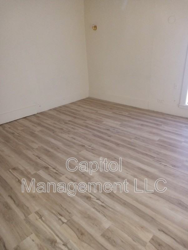 917 Seymour Avenue #4 - Photo 3 of 3