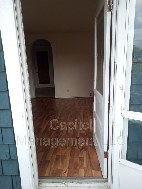 307 N Walnut St #4 - Photo 2 of 3