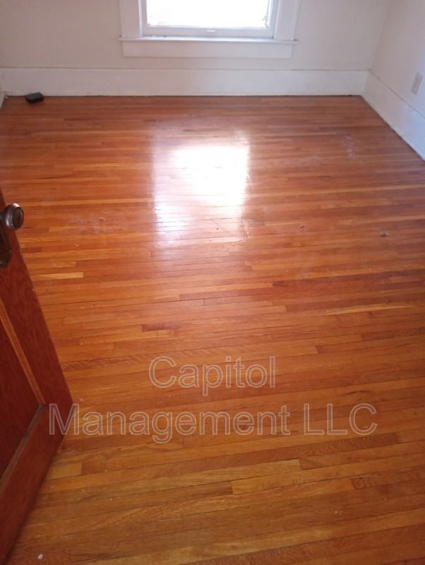 605 S Grand Ave #2 - Photo 6 of 10