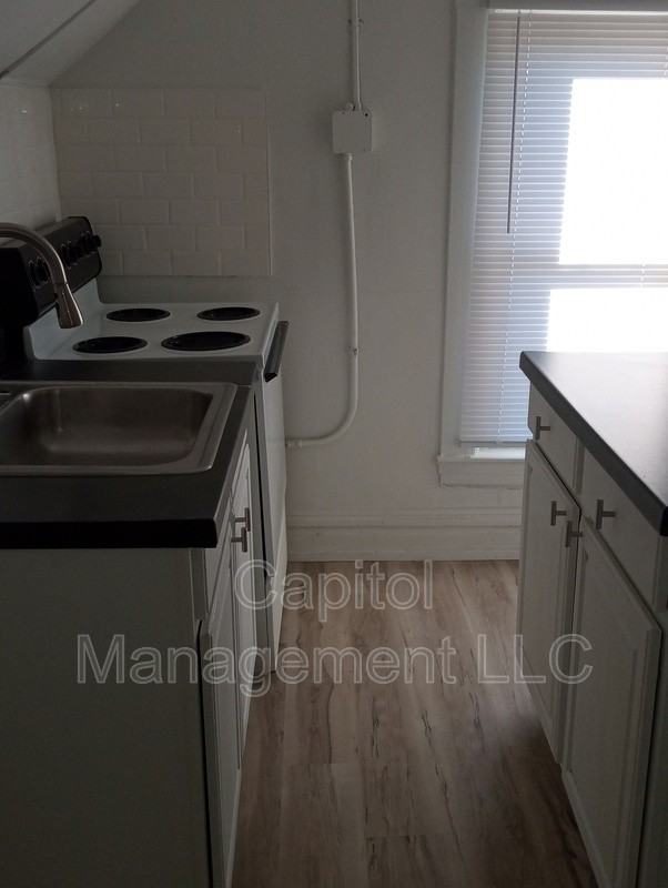 323 West Saginaw Street #3 - Photo 4 of 8