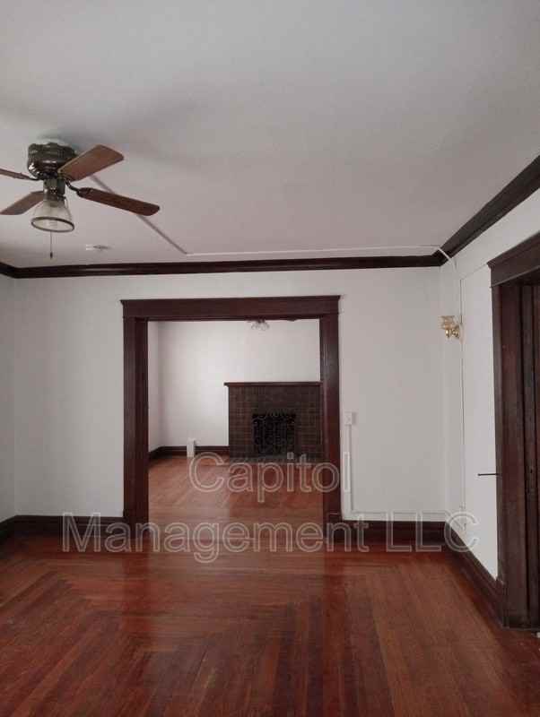 323 W Saginaw St #1 - Photo 3 of 8