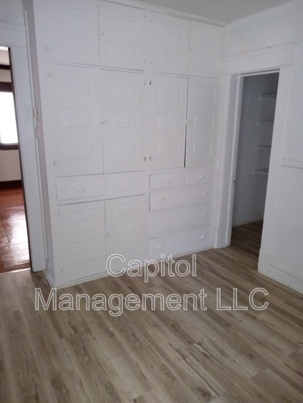 323 W Saginaw St #1 - Photo 5 of 8