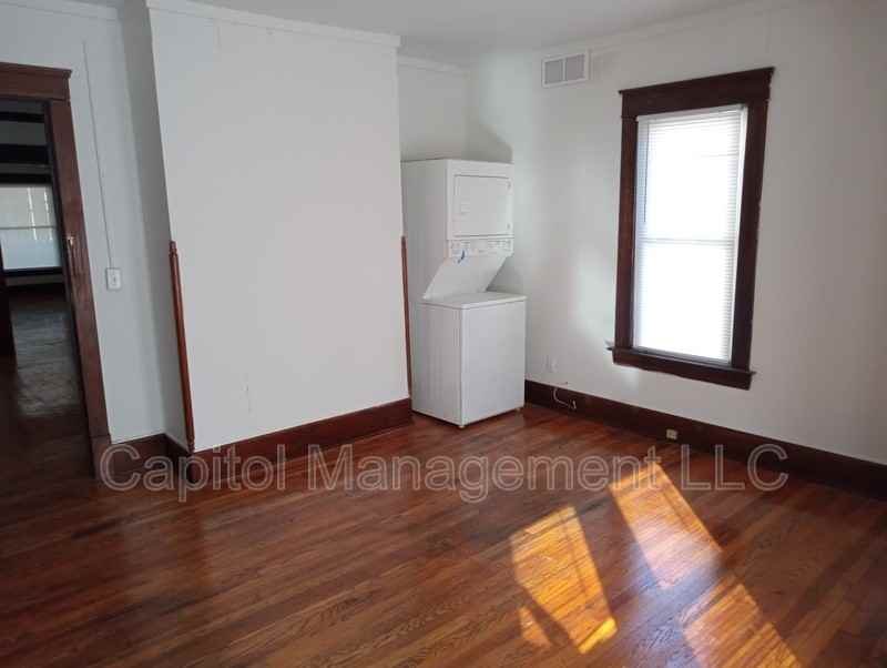 323 W Saginaw St #1 - Photo 6 of 8