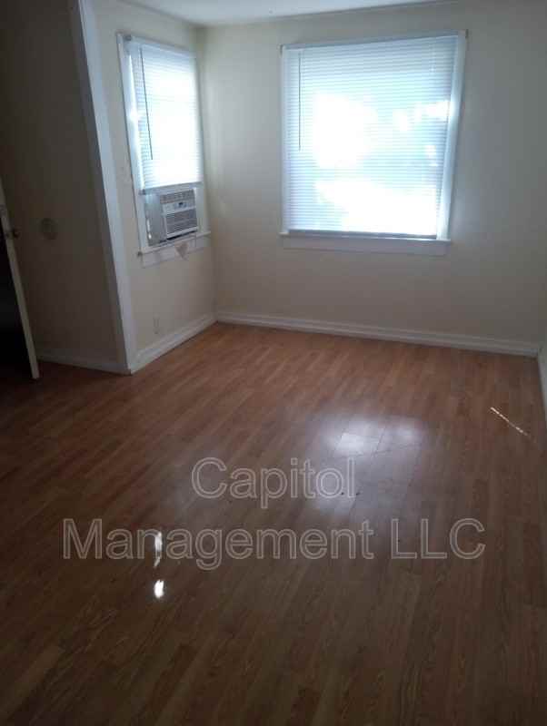 917 Seymour Avenue #3 - Photo 5 of 5