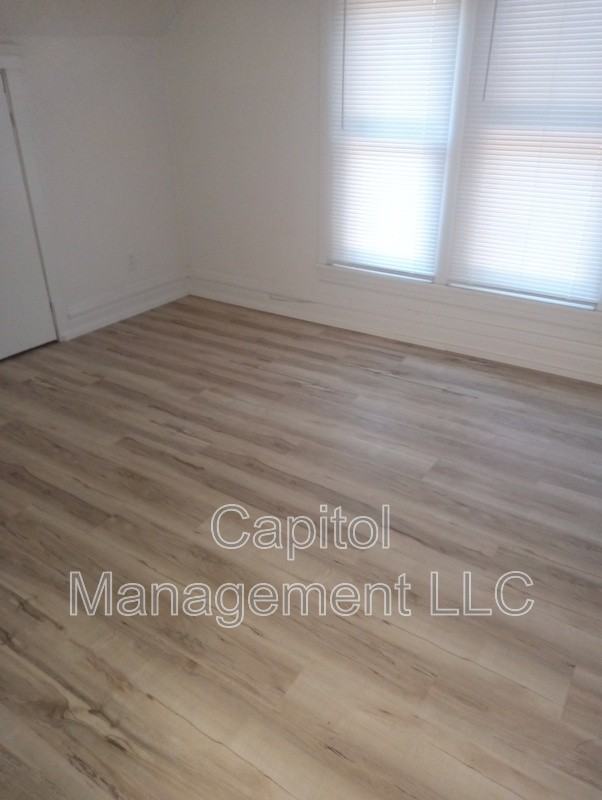 316 W Saginaw St #318 - Photo 2 of 3