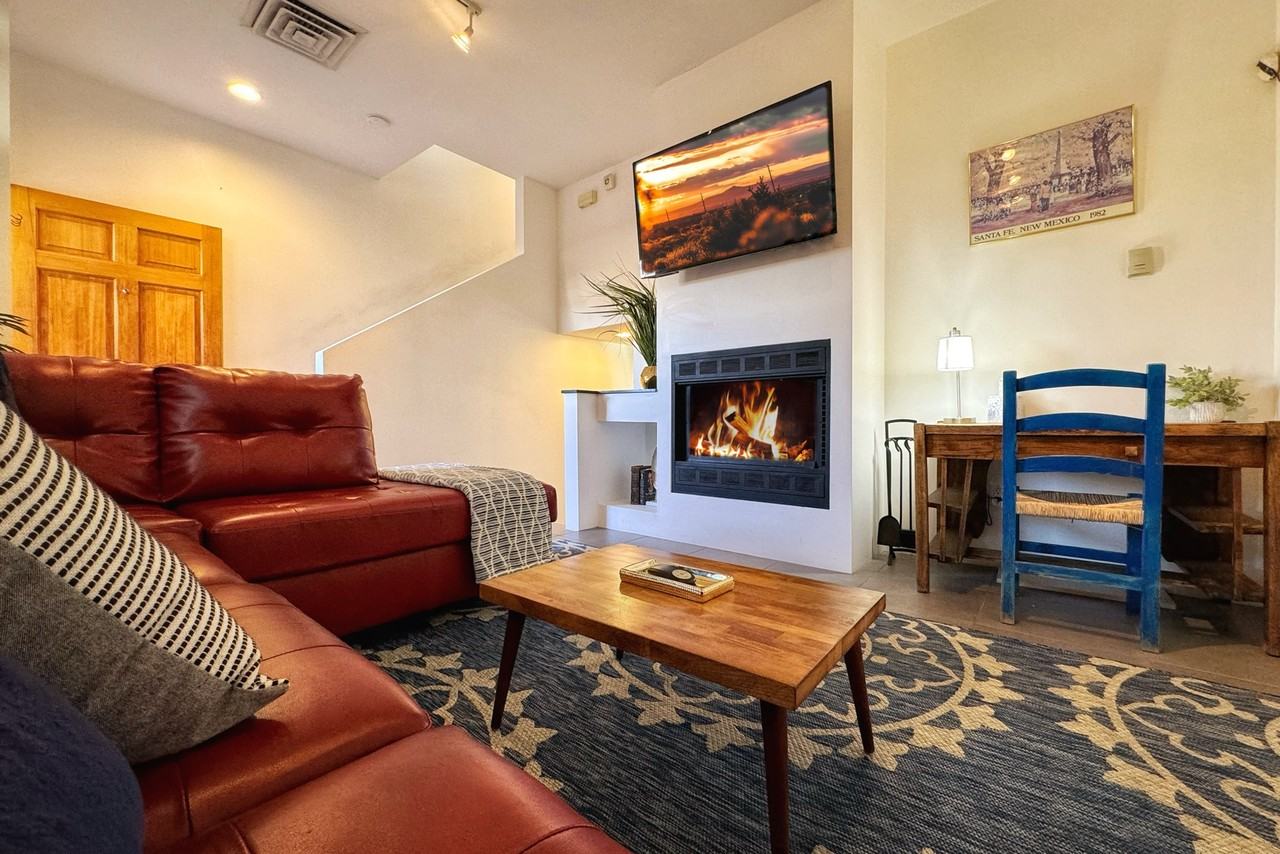 621 W Alameda St #B - Photo 2 of 22