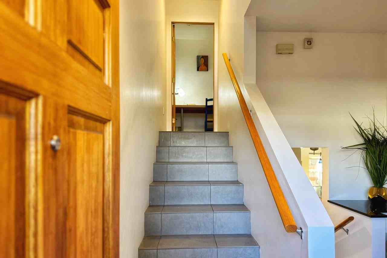 621 W Alameda St #B - Photo 3 of 22