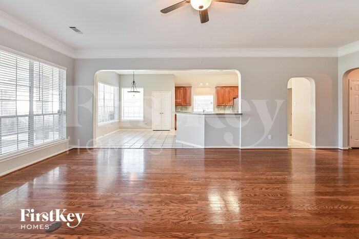 2870 Wimbledon Ln - Photo 3 of 16