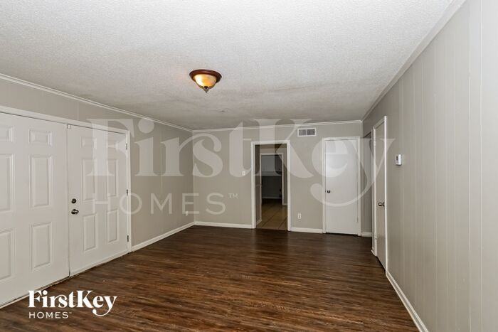 5492 Scottsdale Ave - Photo 3 of 16