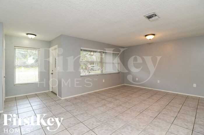 627 Saint Andrews Dr - Photo 3 of 15