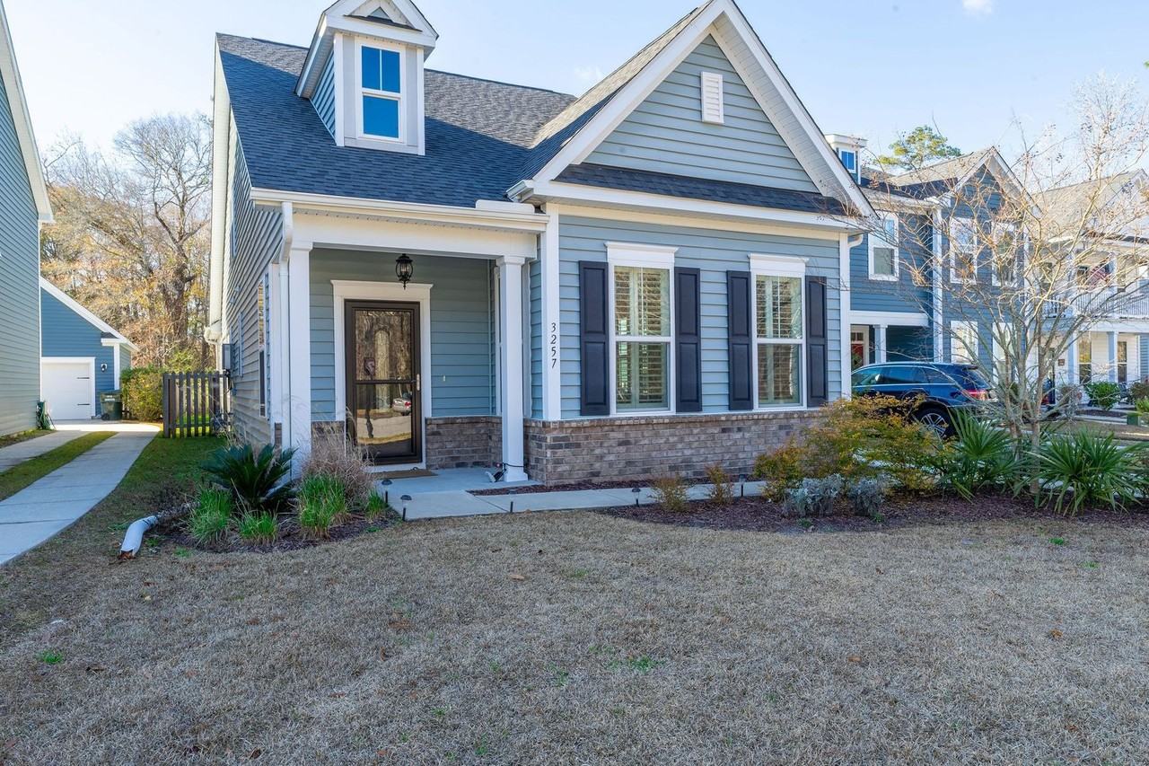 3257 Moonlight Dr - Photo 4 of 50
