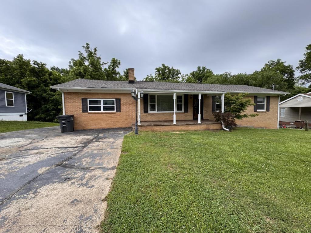 2520 Boyds Bridge Pike - Photo 2 of 14