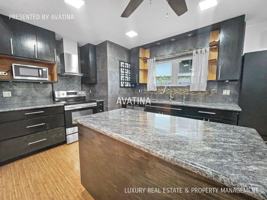 featured image of 736 N Kuakini St