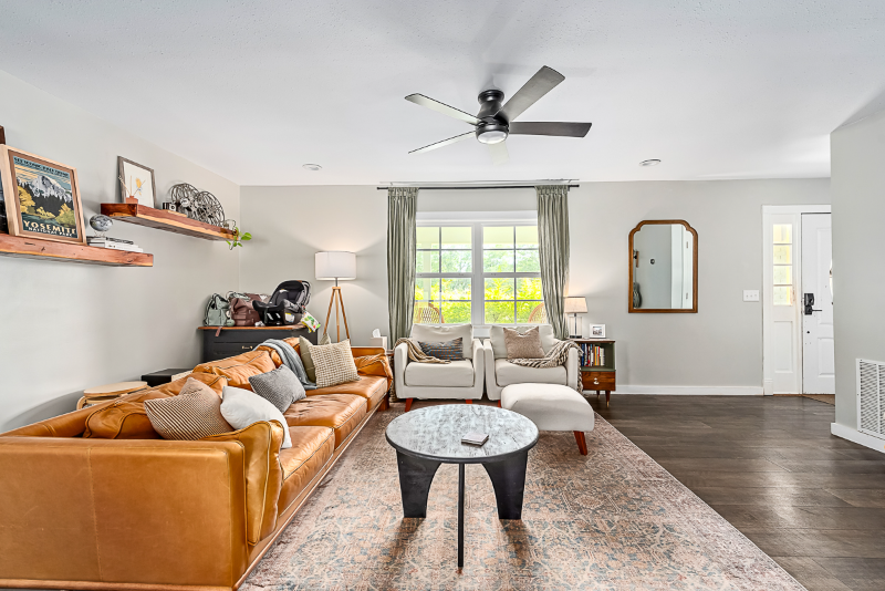 504 Victoria Dr - Photo 4 of 25