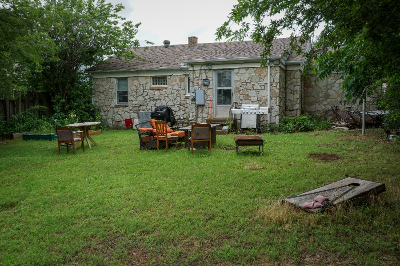 617 Nw 51st St - Photo 4 of 12