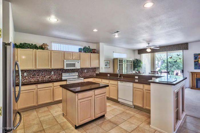 20046 N Hearthstone Dr - Photo 2 of 20