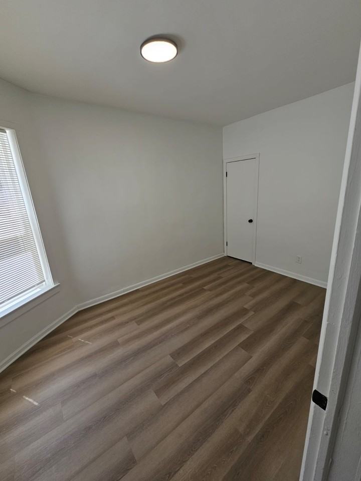 7132 S Saint Lawrence Ave #1 - Photo 7 of 7
