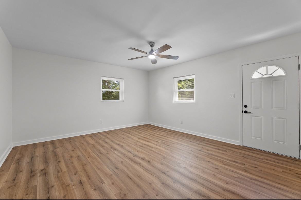 1828 Liberty St #B - Photo 2 of 11