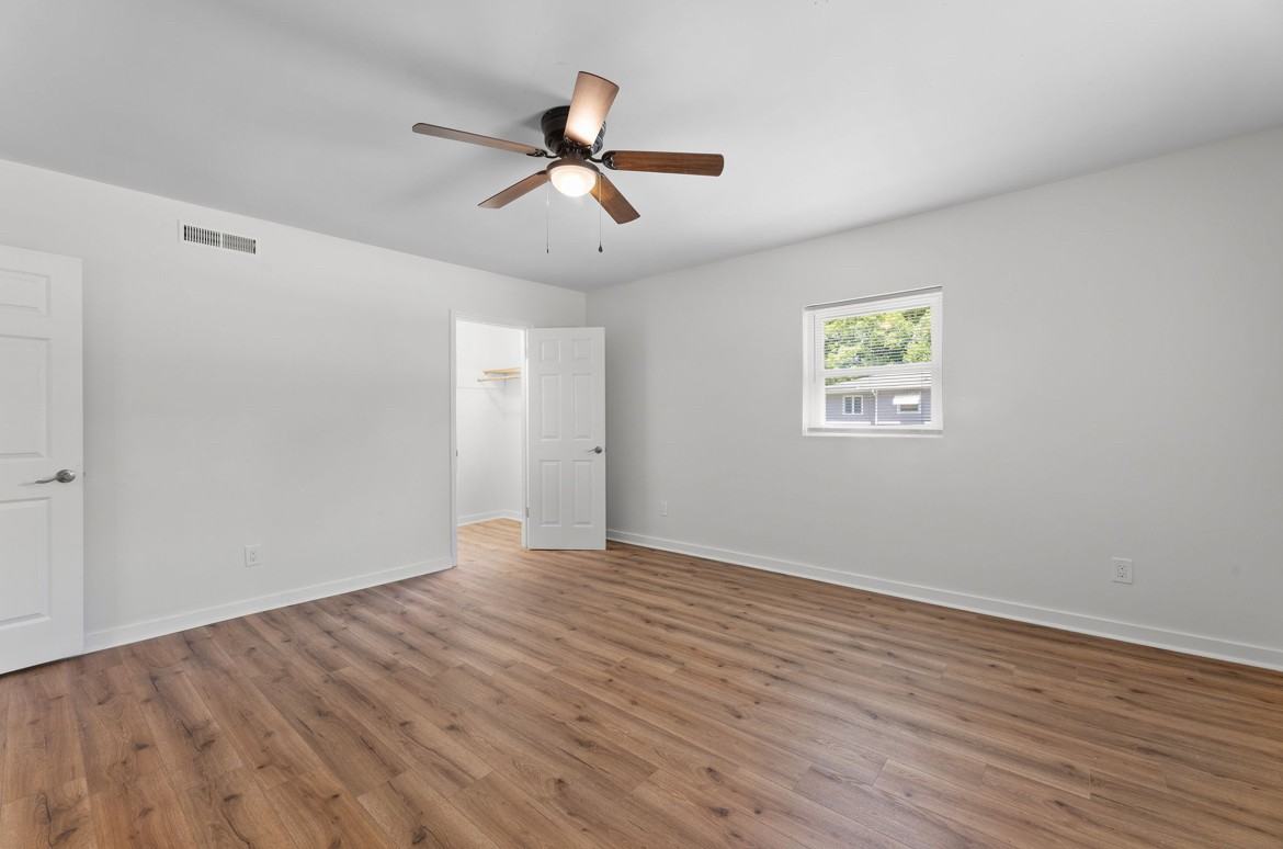 1828 Liberty St #B - Photo 4 of 11