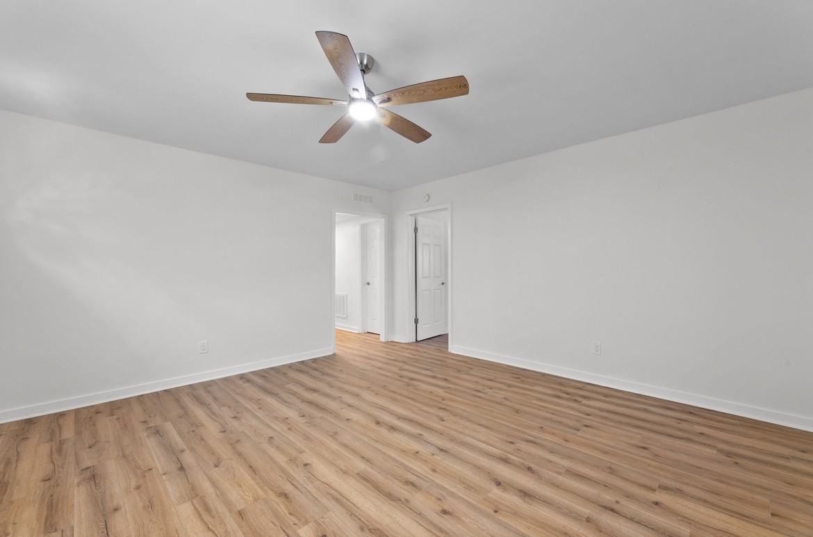 1828 Liberty St #B - Photo 3 of 11
